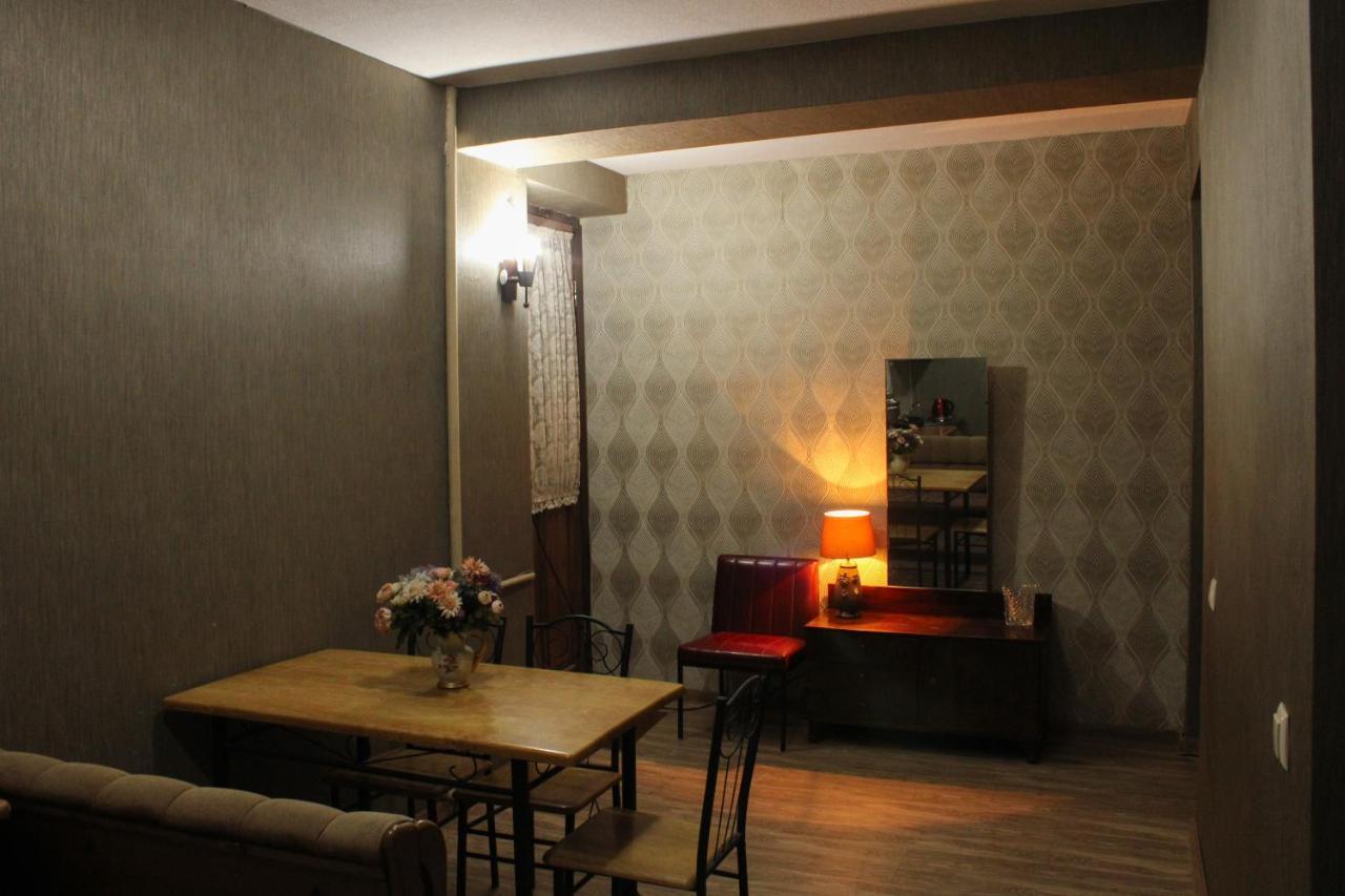 Nino'S Guest House Tbilisi Exterior photo