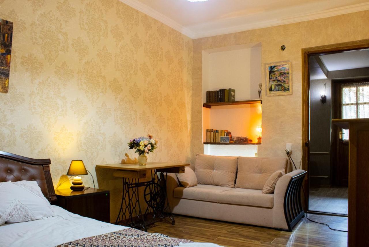 Nino'S Guest House Tbilisi Exterior photo