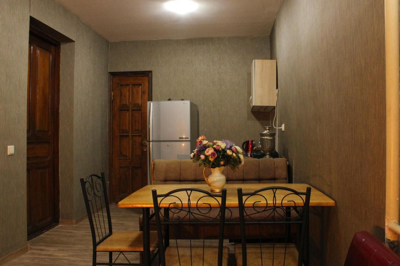 Nino'S Guest House Tbilisi Exterior photo